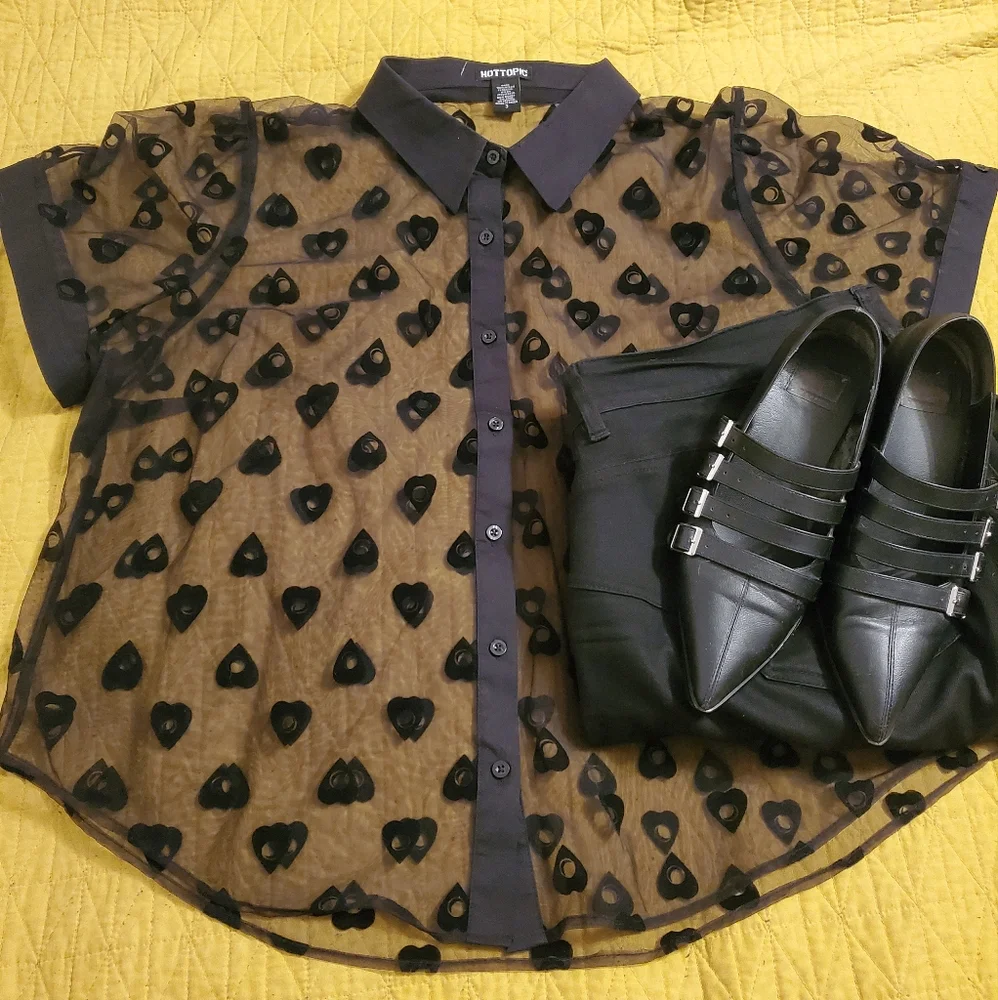 HOT TOPIC BLACK FLOCKED OUIJA PLANCHETTE SHEER GIRLS BUTTON UP PLUS SIZE - Picture 3 of 6